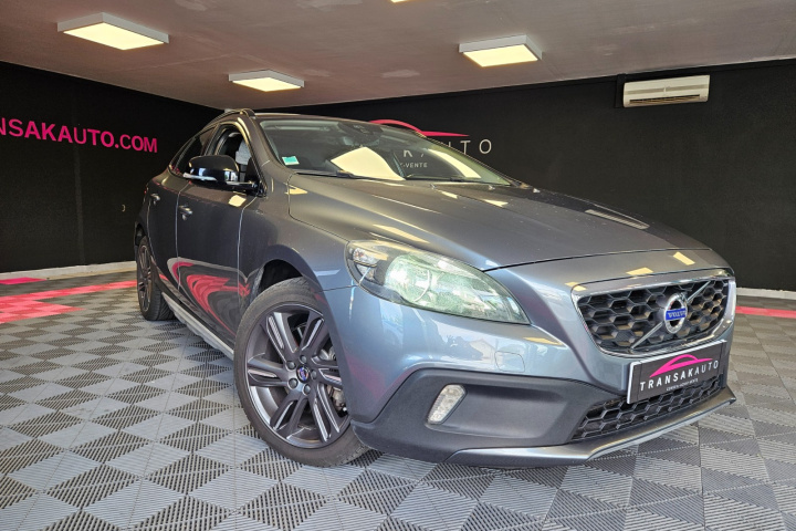VOLVO V40 CROSS COUNTRY