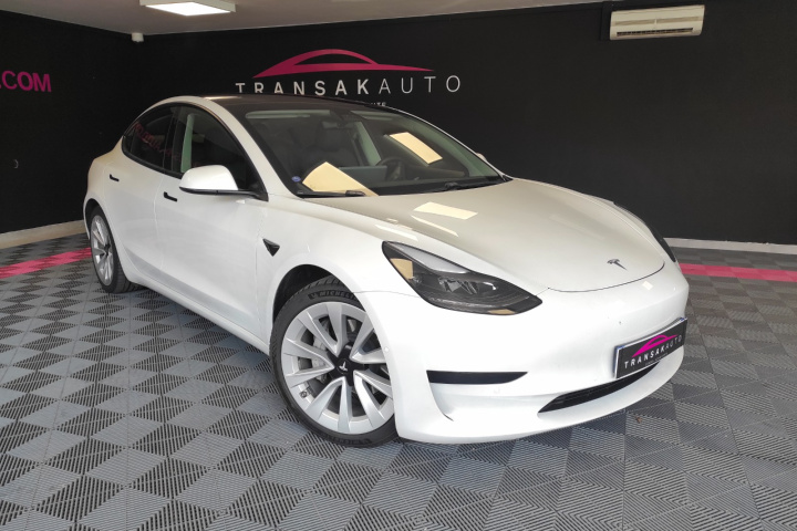 TESLA MODEL 3